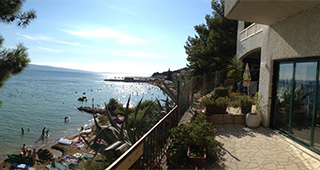 apartments directly on sandy beach